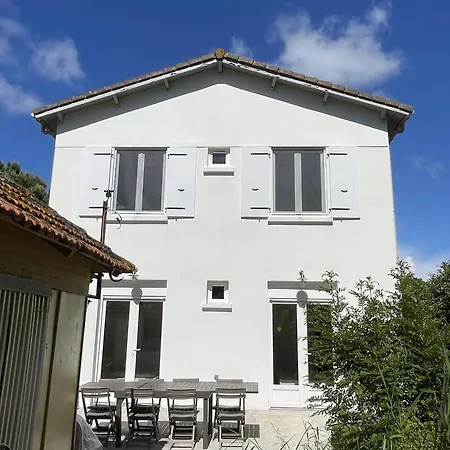 Au Pied De L'eau Casa de Férias *